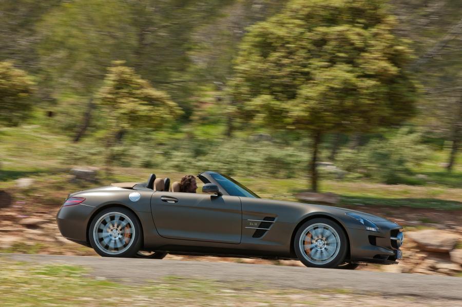  Mercedes-Benz SLS AMG Roadster 2012 года  (фото 33 из 198)